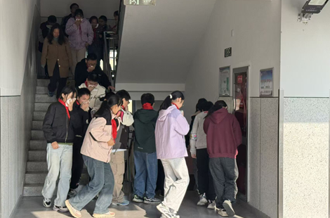 筑牢防火墙，安全润童心